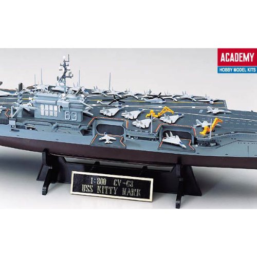Academy Kit de Modelagem 1/800 U.S.S. Kitty Hawk com 58 Aeronaves (Marinho)