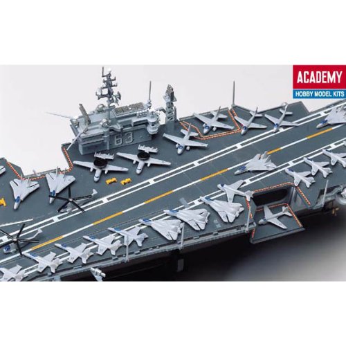 Academy Kit de Modelagem 1/800 U.S.S. Kitty Hawk com 58 Aeronaves (Marinho)