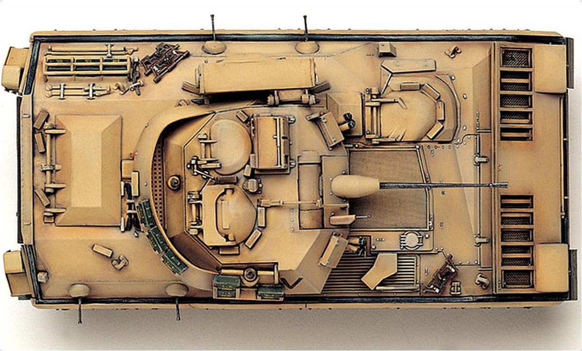 Academy M2 Bradley 1/35 - Kit de Modelo de Veículo de Combate