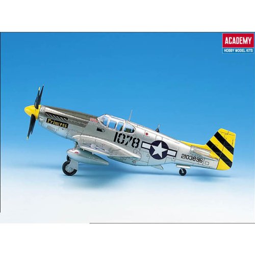 Academy P-51C Mustang 1:72 - Kit de Montagem Plástico com Detalhes Autênticos