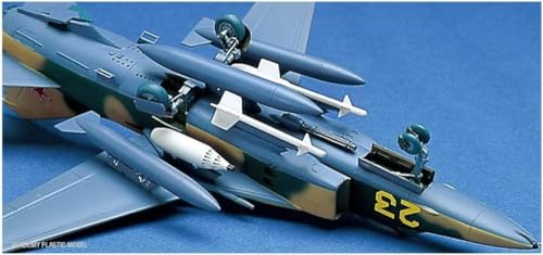 Academy Mikoyan MiG-27D Flogger 1:72 Modelo Detalhado com Decalques