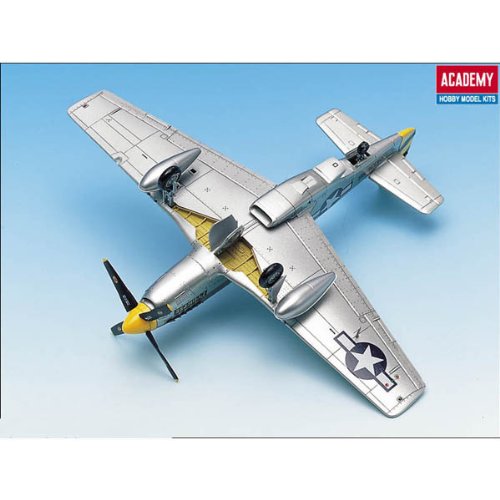 Academy P-51C Mustang 1:72 - Kit de Montagem Plástico com Detalhes Autênticos