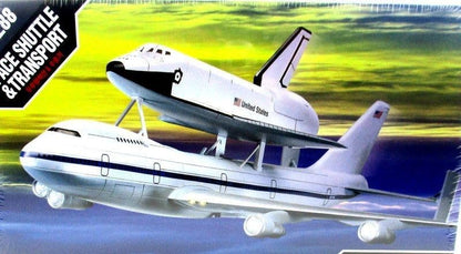 Academy Space Shuttle e Transporte NASA - Modelo Plástico com Base