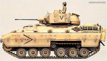 Academy M2 Bradley 1/35 - Kit de Modelo de Veículo de Combate