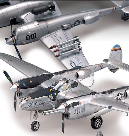 Academy P-38 Lightning 1/48 - Kit de Montagem em Plástico
