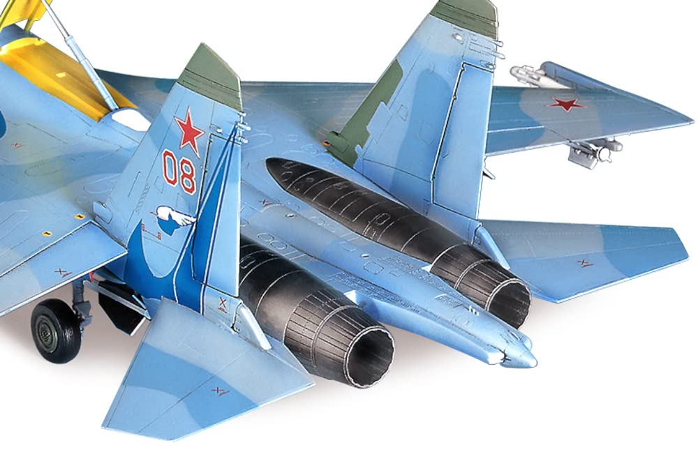 Academy Sukhoi SU-27 Flanker B 1/48 - Kit de Montagem Detalhado