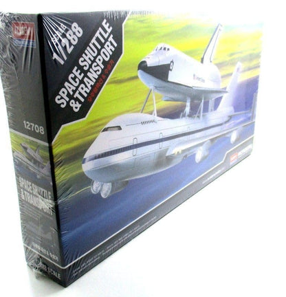 Academy Space Shuttle e Transporte NASA - Modelo Plástico com Base