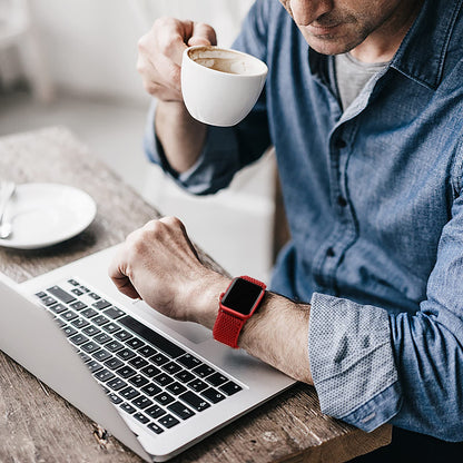 Lerobo Pulseira de Silicone Respirável para Apple Watch (Preto/Vermelho)